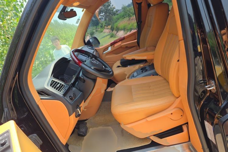 Used Volkswagen Caravelle  Left Front Seat