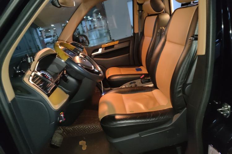 Used Volkswagen Caravelle  Left Front Seat