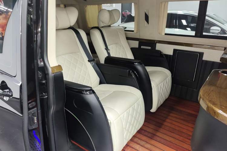 Used Volkswagen Caravelle 2017 2.0 TSI 4x4 Comfort Edition 7-Seater Left Rear Seat