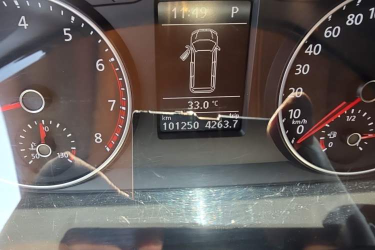 Used Volkswagen Caravelle  Odometer Close Up