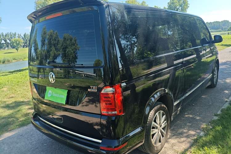 Used Volkswagen Caravelle 2017 2.0 TSI 4x4 Luxury Edition 7-Seater Rear Right 45 Deg