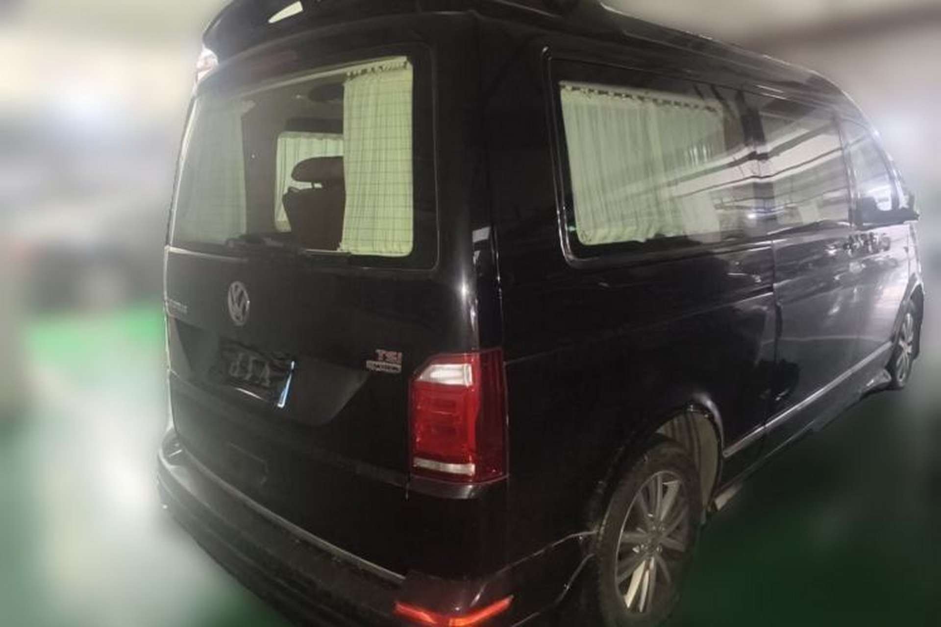 Used Volkswagen Caravelle 2017 2.0 TSI 4x4 Luxury Edition 7-Seater Rear Right 45 Deg