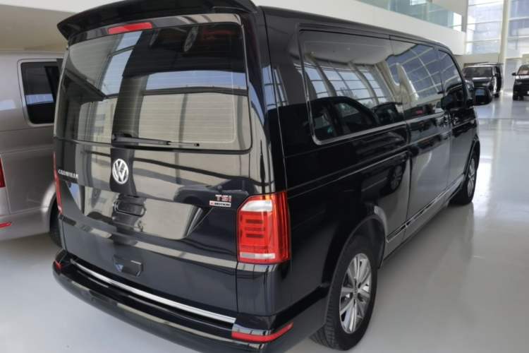 Used Volkswagen Caravelle 2017 2.0 TSI 4x4 Luxury Edition 7-Seater Rear Right 45 Deg