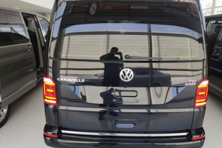 Used Volkswagen Caravelle 2017 2.0 TSI 4x4 Luxury Edition 7-Seater Rear