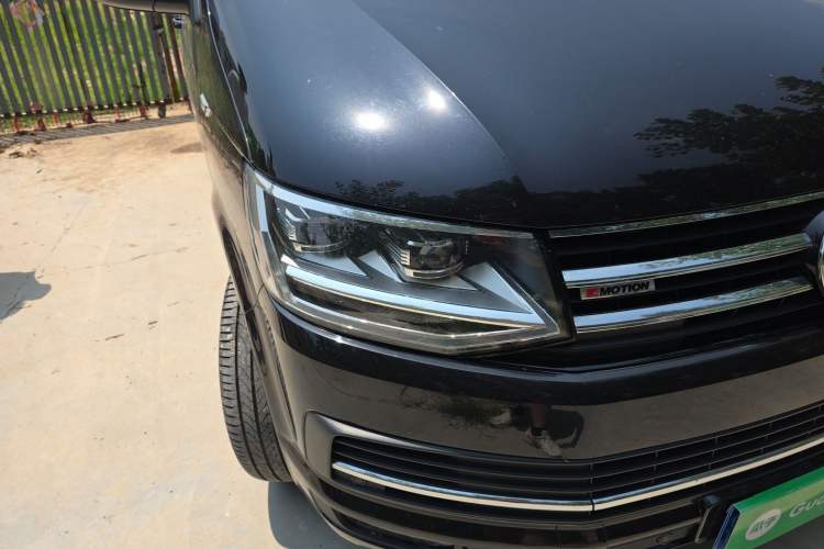 Used Volkswagen Caravelle  Right Front Headlight