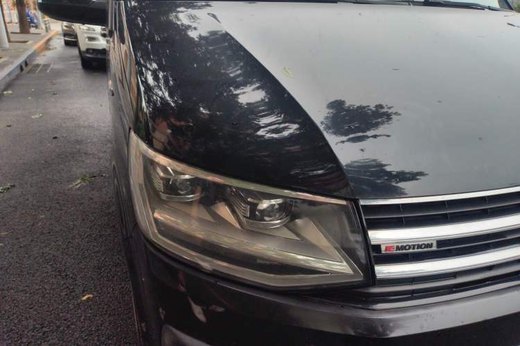 Used Volkswagen Caravelle 2017 2.0 TSI 4x4 Luxury Edition 7-Seater Right Front Headlight