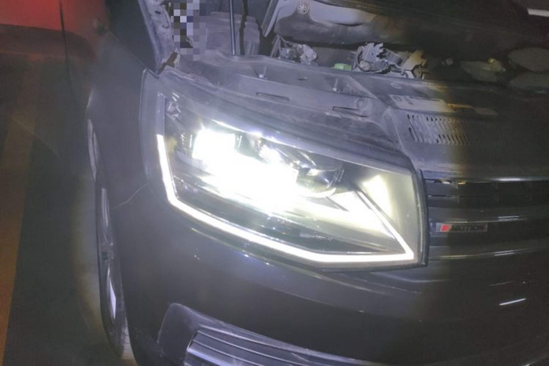 Used Volkswagen Caravelle  Right Front Headlight