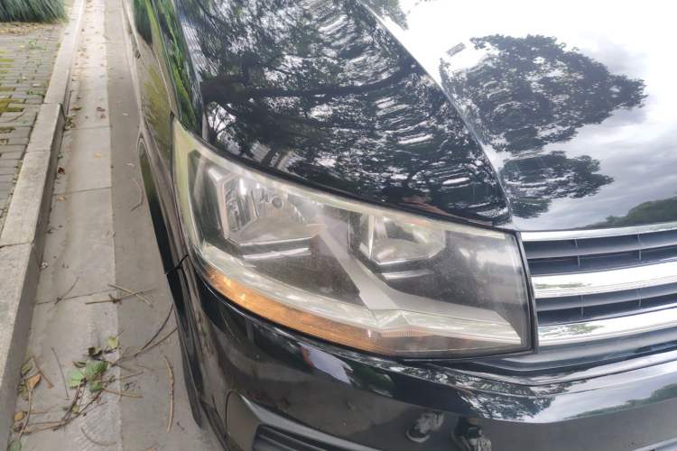 Used Volkswagen Caravelle 2017 2.0 TSI 4x4 Comfort Edition 8 Seats Right Front Headlight