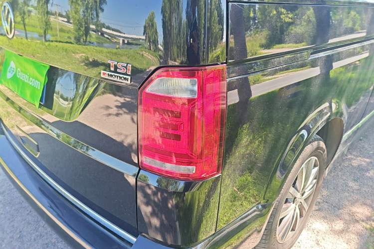 Used Volkswagen Caravelle 2017 2.0 TSI 4x4 Luxury Edition 7-Seater Right Rear Taillight