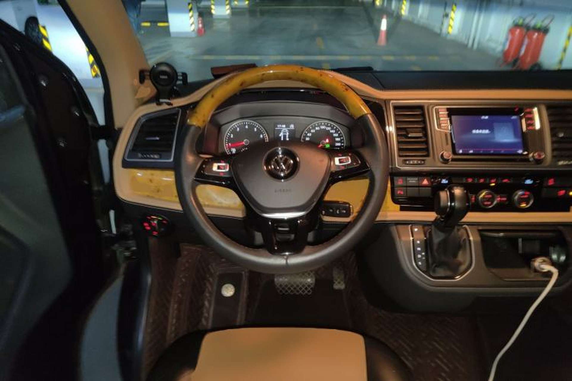 Used Volkswagen Caravelle  Steering Wheel