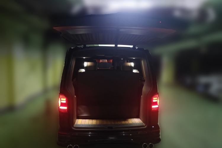 Used Volkswagen Caravelle 2017 2.0 TSI 4x4 Comfort Edition 7-Seater Trunk