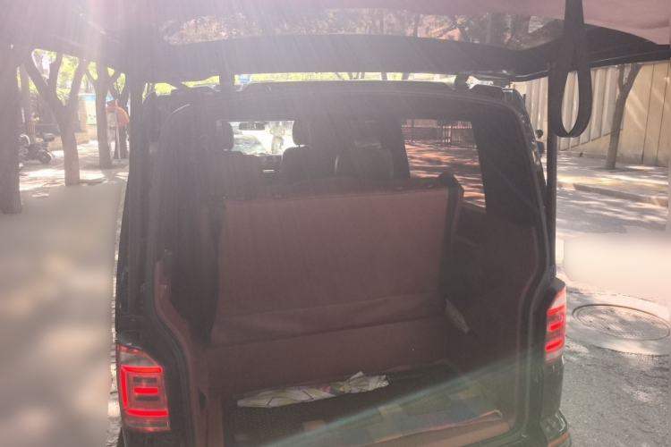 Used Volkswagen Caravelle 2017 2.0 TSI 4x4 Luxury Edition 7-Seater Trunk