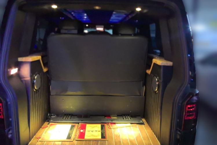 Used Volkswagen Caravelle  Trunk