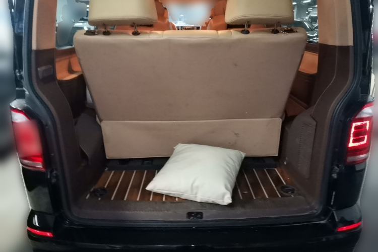 Used Volkswagen Caravelle 2017 2.0 TSI 4x4 Comfort Edition 7-Seater Trunk