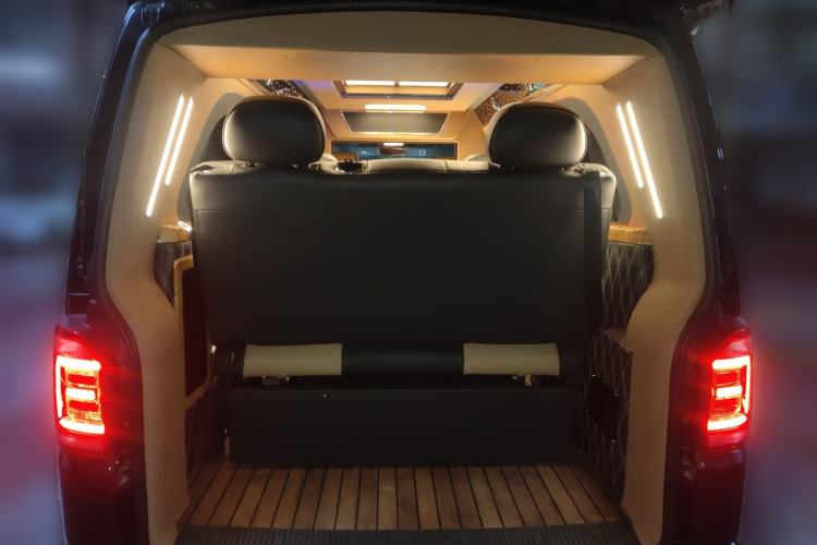 Used Volkswagen Caravelle  Trunk