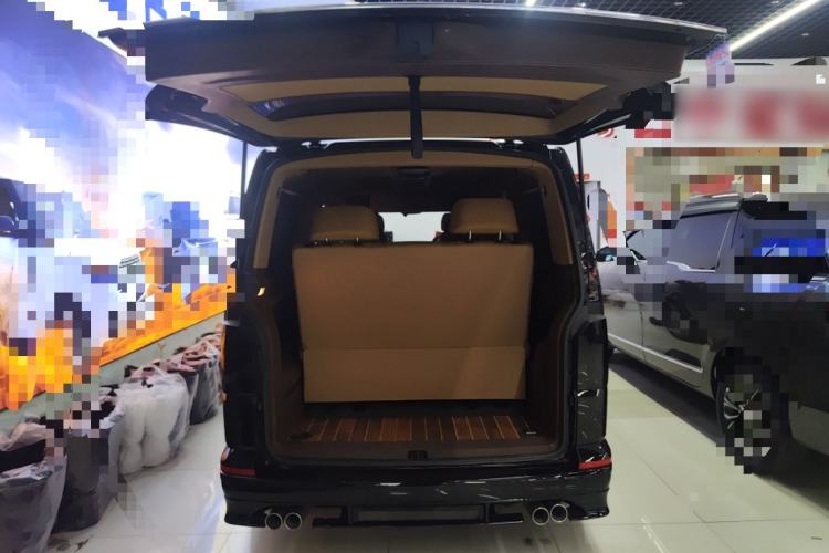 Used Volkswagen Caravelle 2017 2.0 TSI 4x4 Luxury Edition 7-Seater Trunk