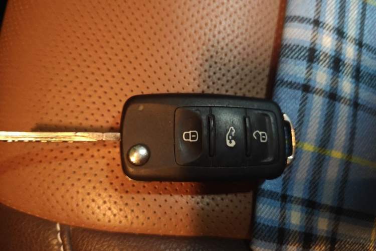 Used Volkswagen Caravelle 2017 2.0 TSI 4x4 Comfort Edition 7-Seater Vehicle Key
