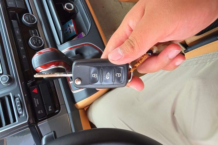 Used Volkswagen Caravelle  Vehicle Key