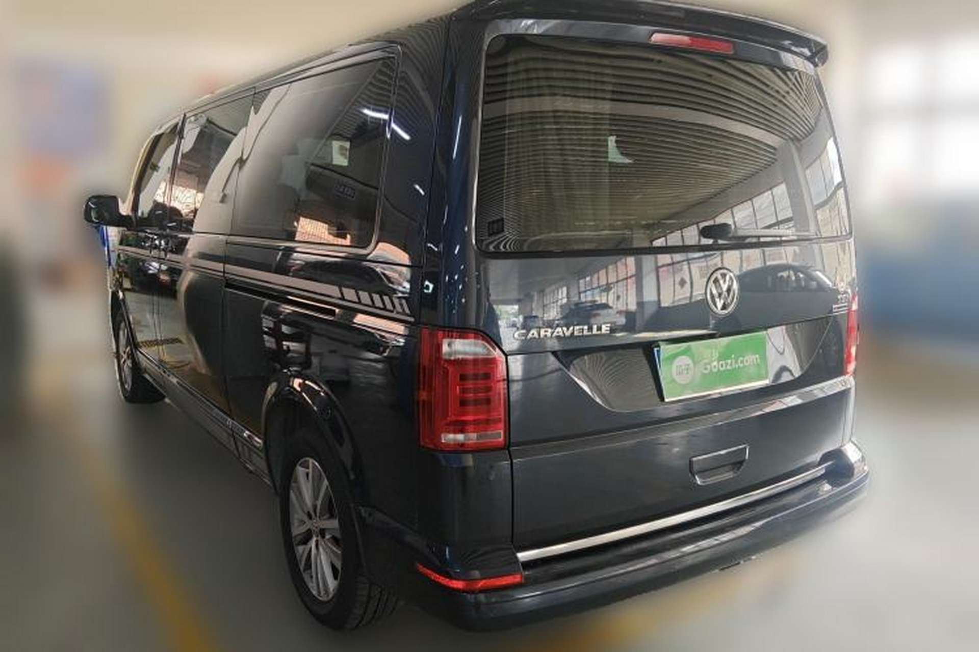 Used Volkswagen Caravelle 2017 2.0 TSI 4x4 Luxury Edition 7-Seater Exterior 3