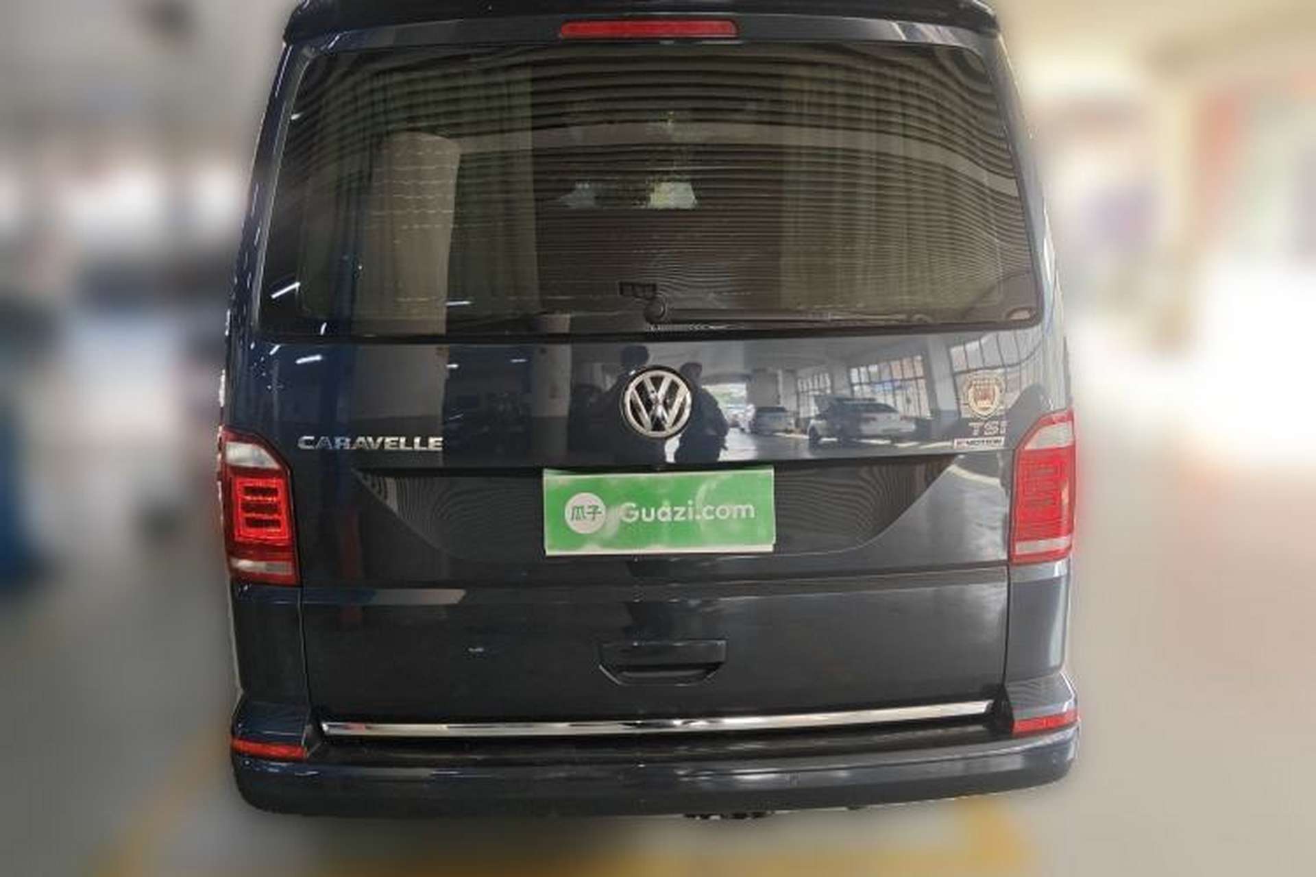 Used Volkswagen Caravelle 2017 2.0 TSI 4x4 Luxury Edition 7-Seater Exterior 4