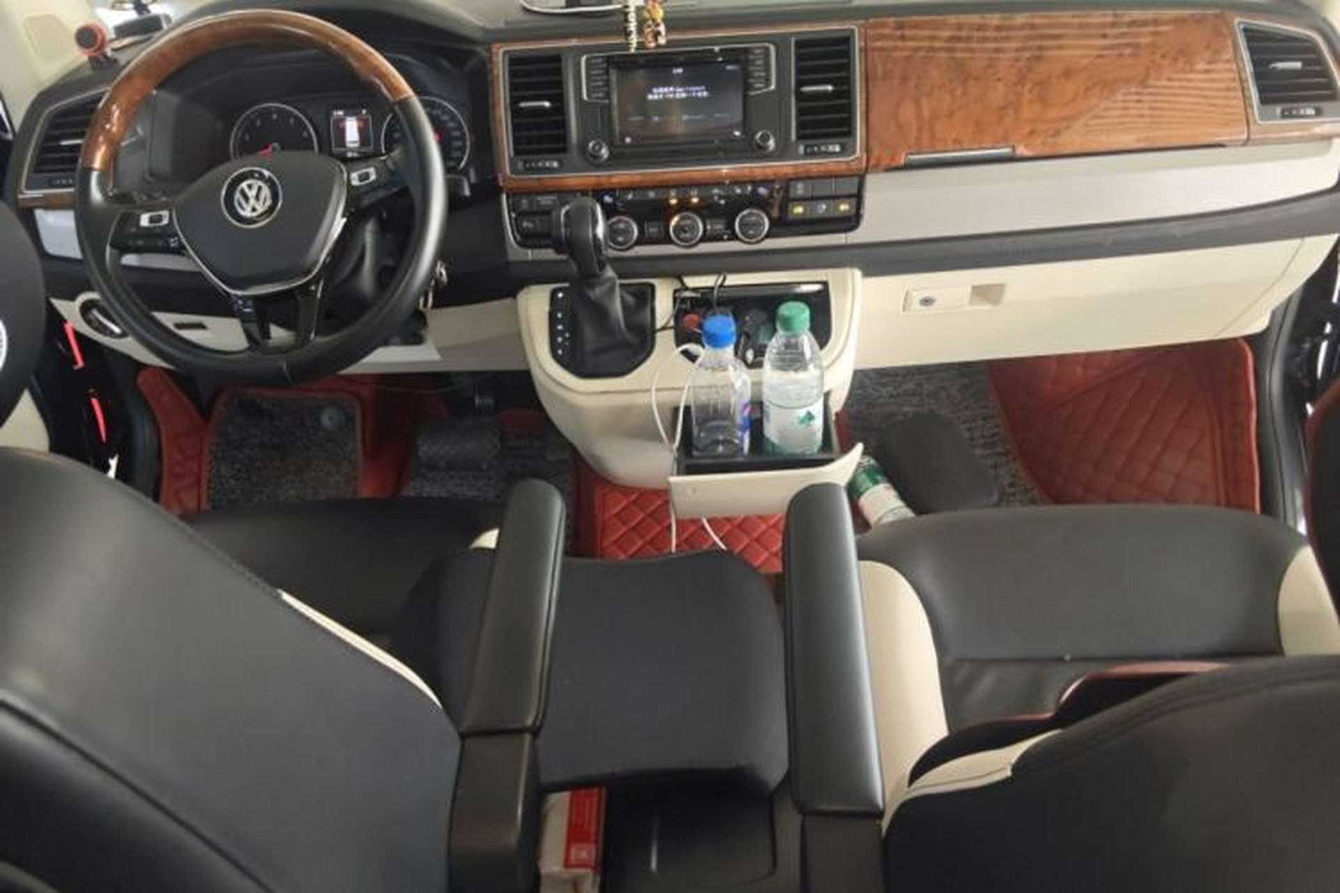 Used Volkswagen Caravelle 2017 2.0 TSI 4x4 Luxury Edition 7-Seater Interior 2