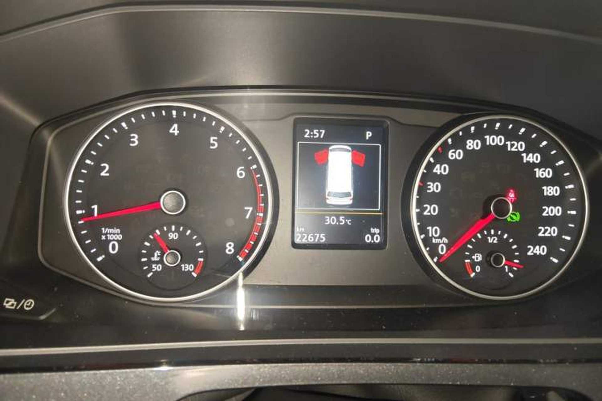 Used Volkswagen Caravelle 2017 2.0 TSI 4x4 Luxury Edition 7-Seater Odometer Close Up