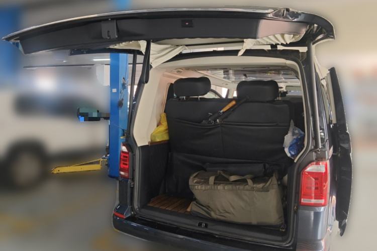 Used Volkswagen Caravelle 2017 2.0 TSI 4x4 Luxury Edition 7-Seater Trunk