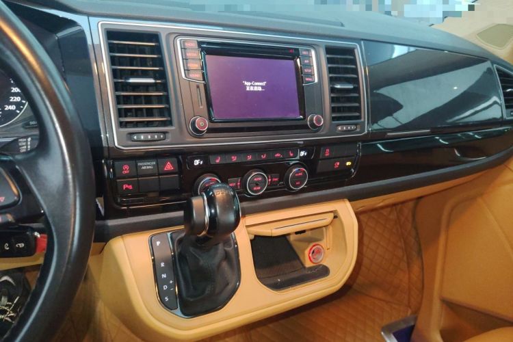Used Volkswagen Caravelle  Audio And AC Panel