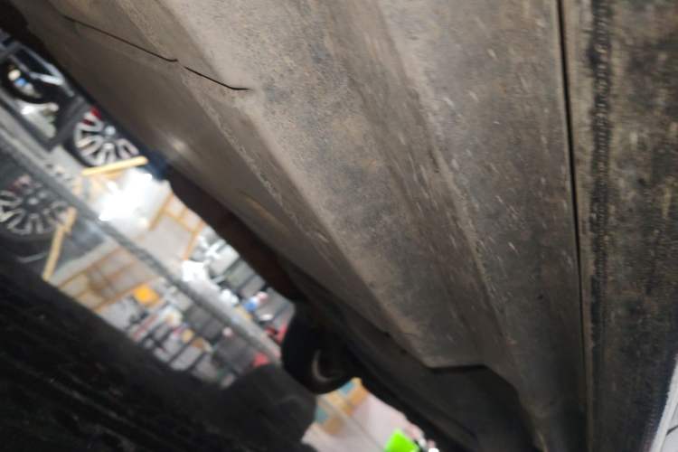 Used Volkswagen Caravelle  Chassis Front Left