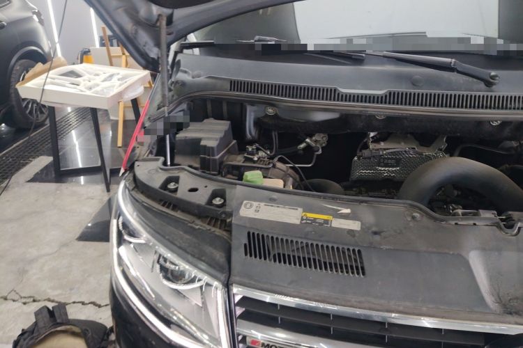 Used Volkswagen Caravelle  Engine Bay Right