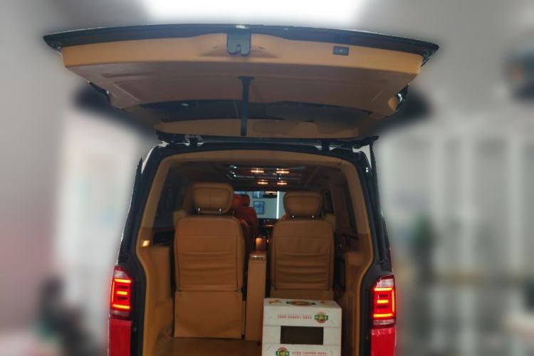 Used Volkswagen Caravelle  Trunk