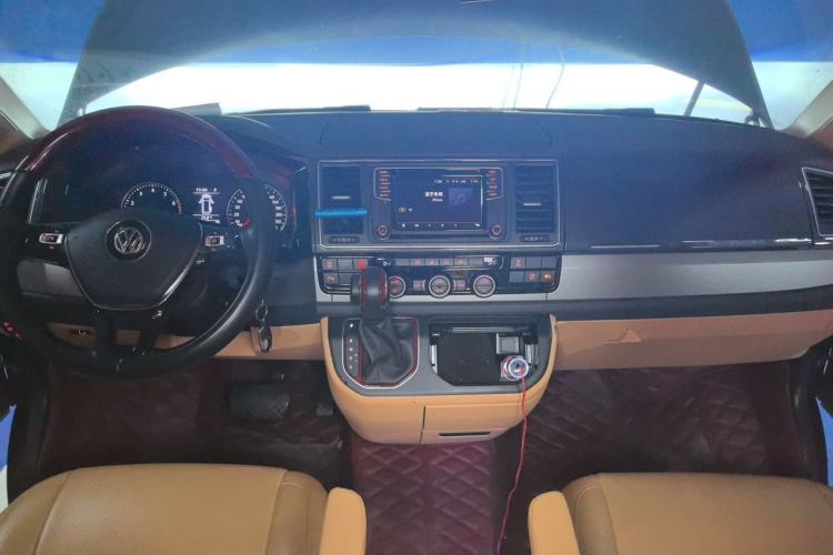 Used Volkswagen Caravelle  Center Console