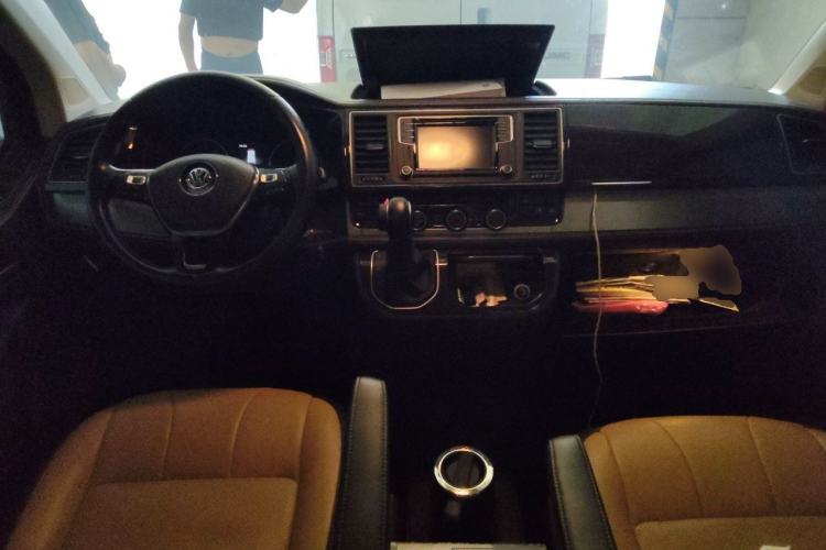 Used Volkswagen Caravelle  Center Console