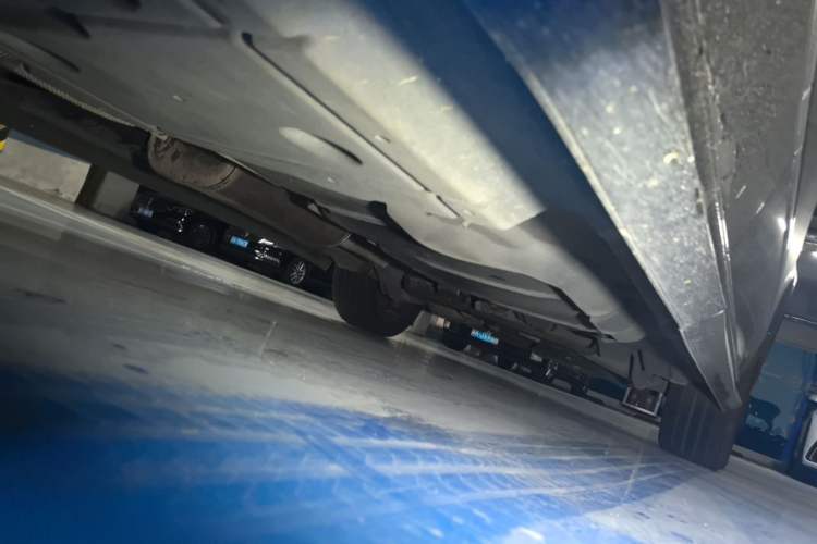 Used Volkswagen Caravelle  Chassis Front Left