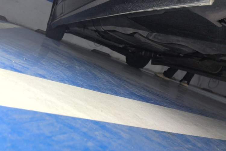 Used Volkswagen Caravelle  Chassis Rear Left