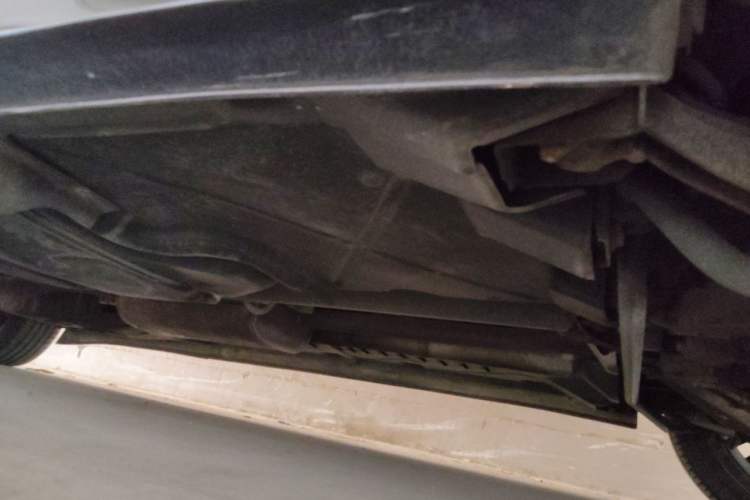 Used Volkswagen Caravelle  Chassis Rear Left
