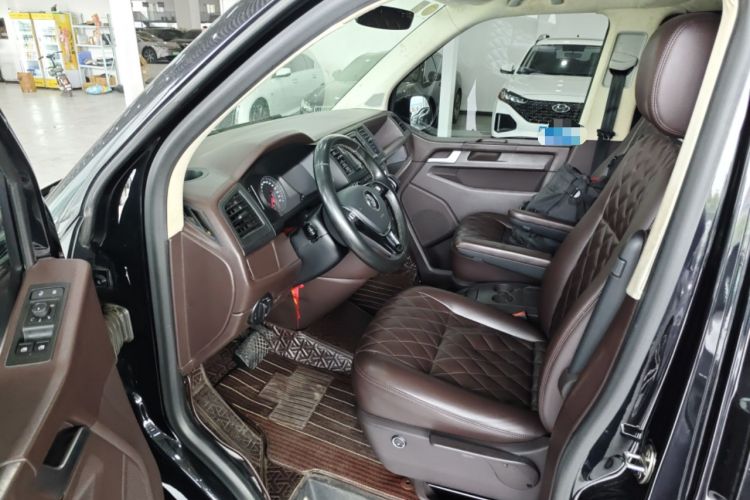 Used Volkswagen Caravelle 2018 2.0 TSI 4x4 Luxury Edition 7-Seater Driver Seat