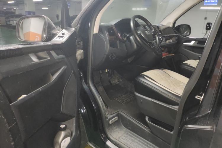 Used Volkswagen Caravelle 2018 2.0 TSI 4x4 Luxury Edition 7-Seater Driver Seat