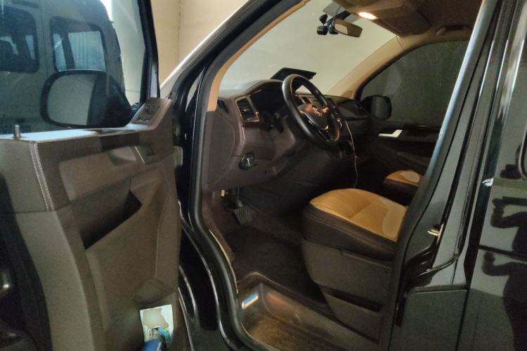 Used Volkswagen Caravelle  Driver Seat