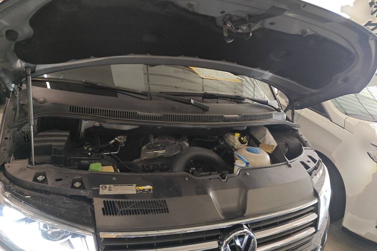 Used Volkswagen Caravelle 2018 2.0 TSI 4x4 Luxury Edition 7-Seater Engine Bay