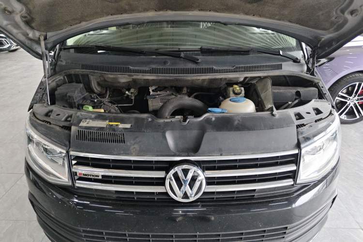 Used Volkswagen Caravelle 2018 2.0 TSI 4x4 Luxury Edition 7-Seater Engine Bay