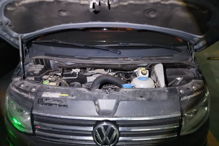 Used Volkswagen Caravelle 2018 2.0 TSI Four-Wheel Drive Comfort Edition 8 Seats Engine Bay