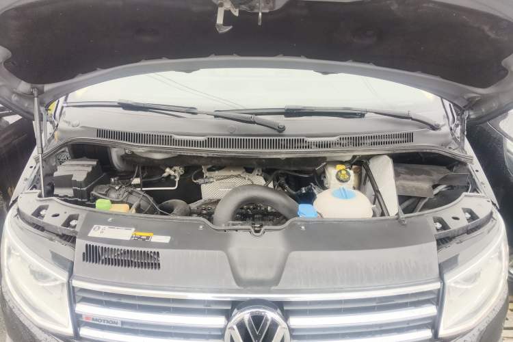 Used Volkswagen Caravelle 2018 2.0 TSI 4x4 Luxury Edition 7-Seater Engine Bay