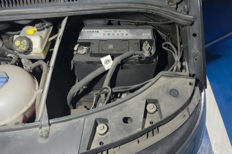 Used Volkswagen Caravelle  Engine Bay Left