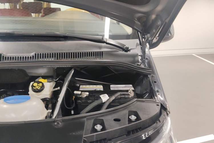 Used Volkswagen Caravelle 2018 2.0 TSI 4x4 Luxury Edition 7-Seater Engine Bay Left