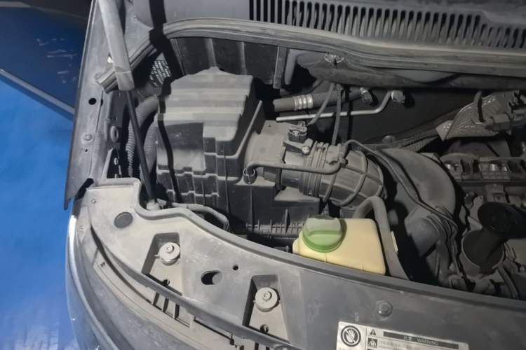 Used Volkswagen Caravelle  Engine Bay Right