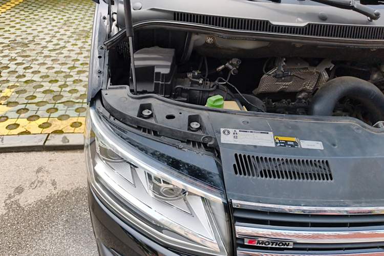 Used Volkswagen Caravelle 2018 2.0 TSI 4x4 Luxury Edition 7-Seater Engine Bay Right