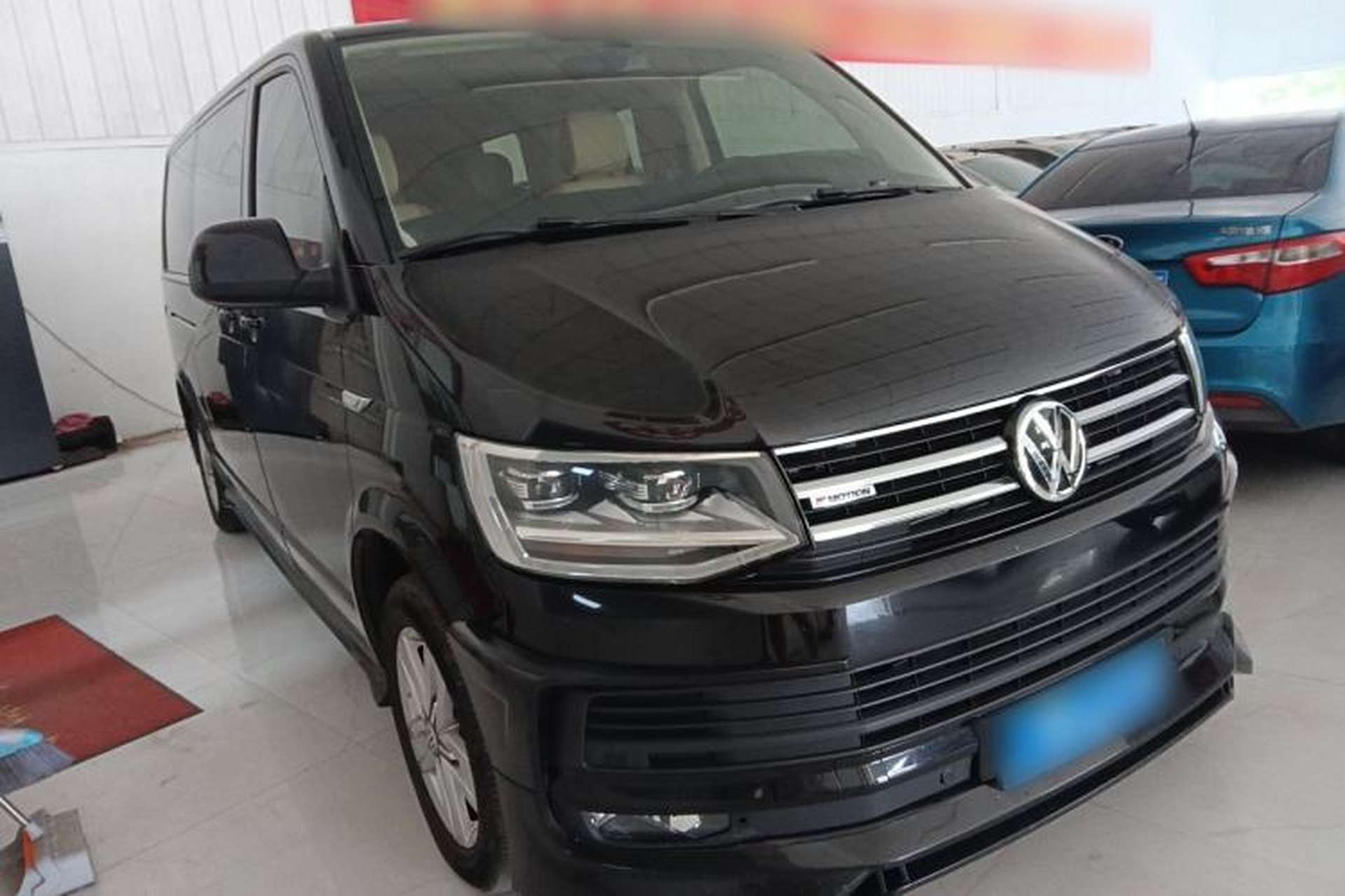 Used Volkswagen Caravelle 2018 2.0 TSI 4x4 Luxury Edition 7-Seater Exterior 2