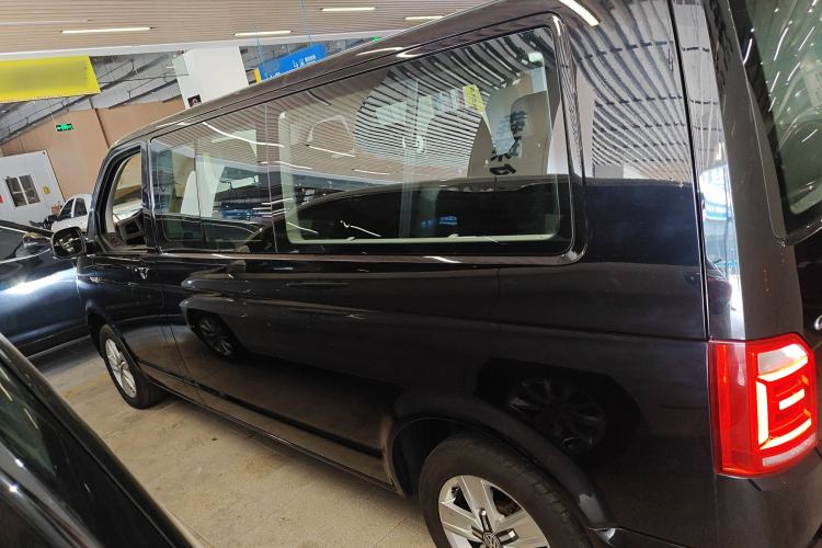 Used Volkswagen Caravelle 2018 2.0 TSI 4x4 Luxury Edition 7-Seater Exterior 3