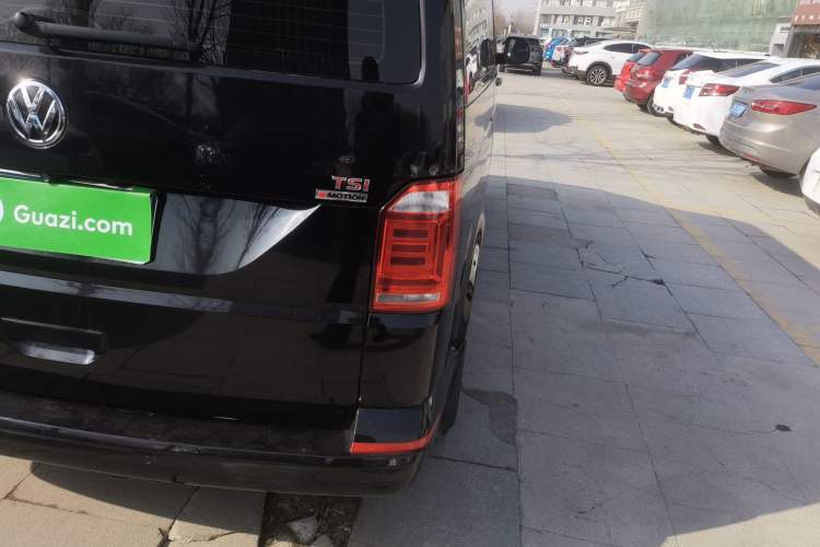 Used Volkswagen Caravelle 2018 2.0 TSI 4x4 Luxury Edition 8 Seats Exterior 3